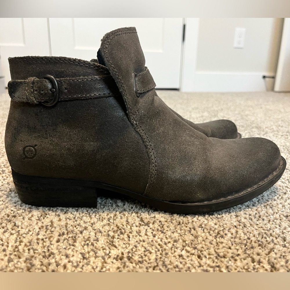 Women’s Born Grey Ankle Leather Boots Size 9.5